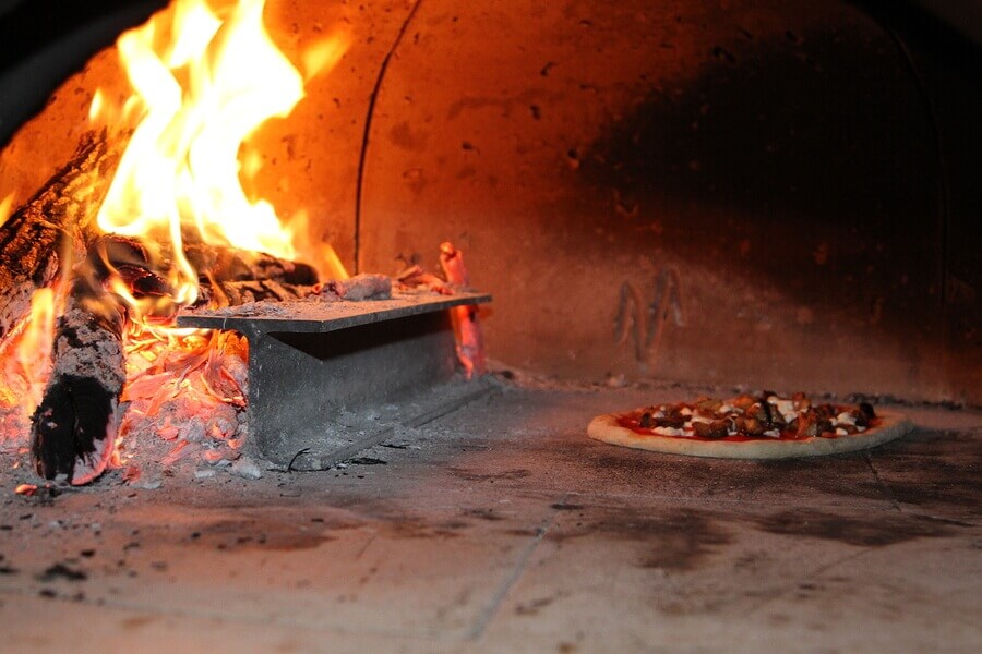 Wood-fired neapolitan style pizzas in Kent